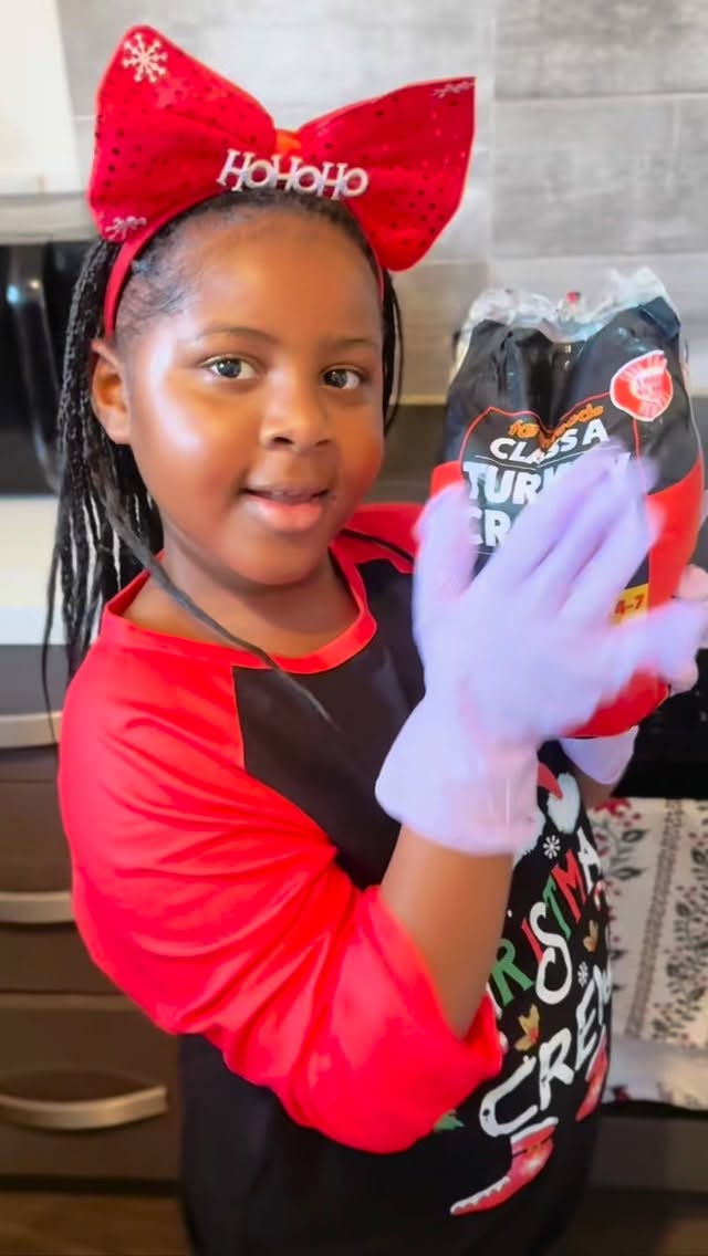 Creating Christmas memories in the kitchen 🎄🤍