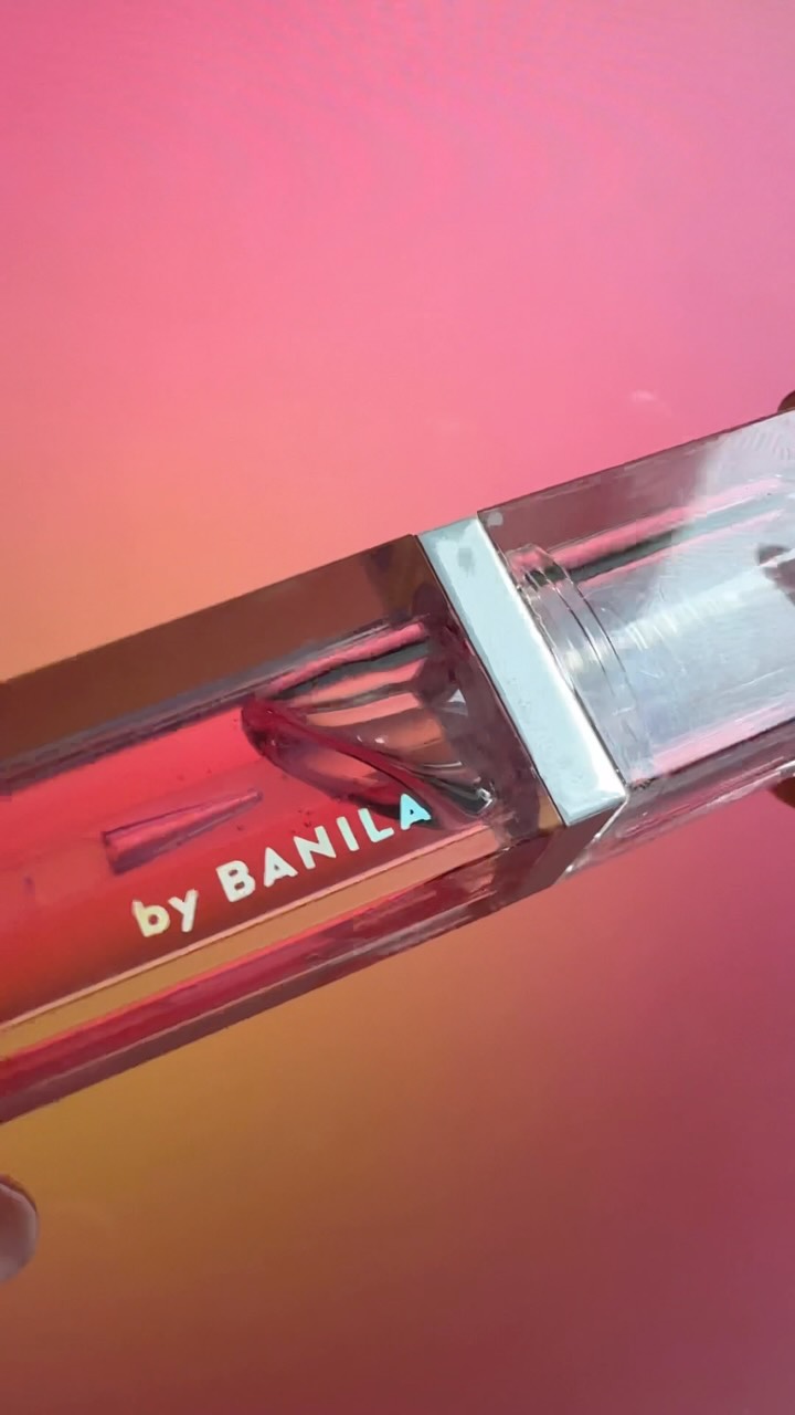 ’s tingling lip gloss for that extra lip plump 😍✨